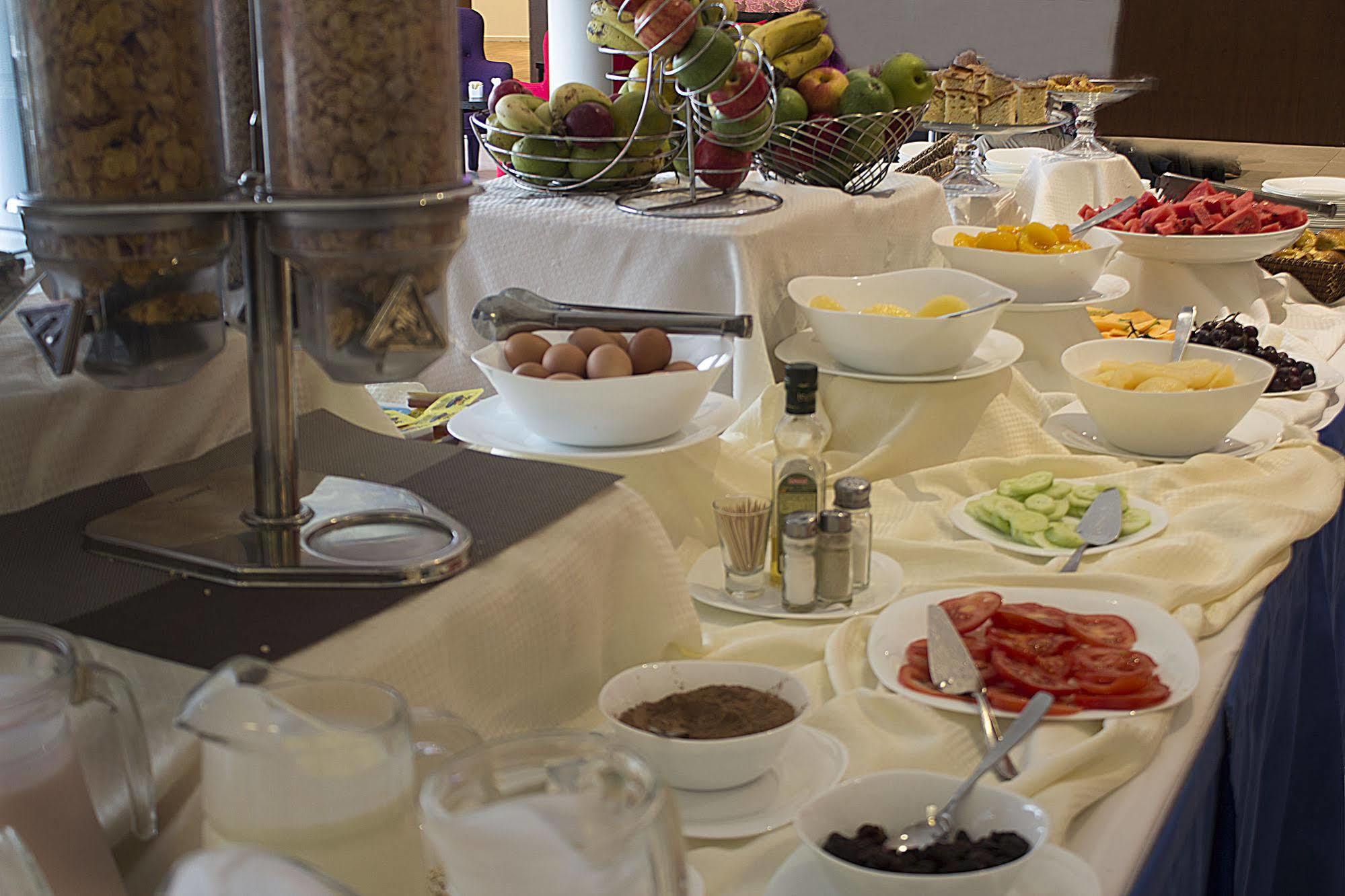 Regency Way Montevideo Hotel מראה חיצוני תמונה